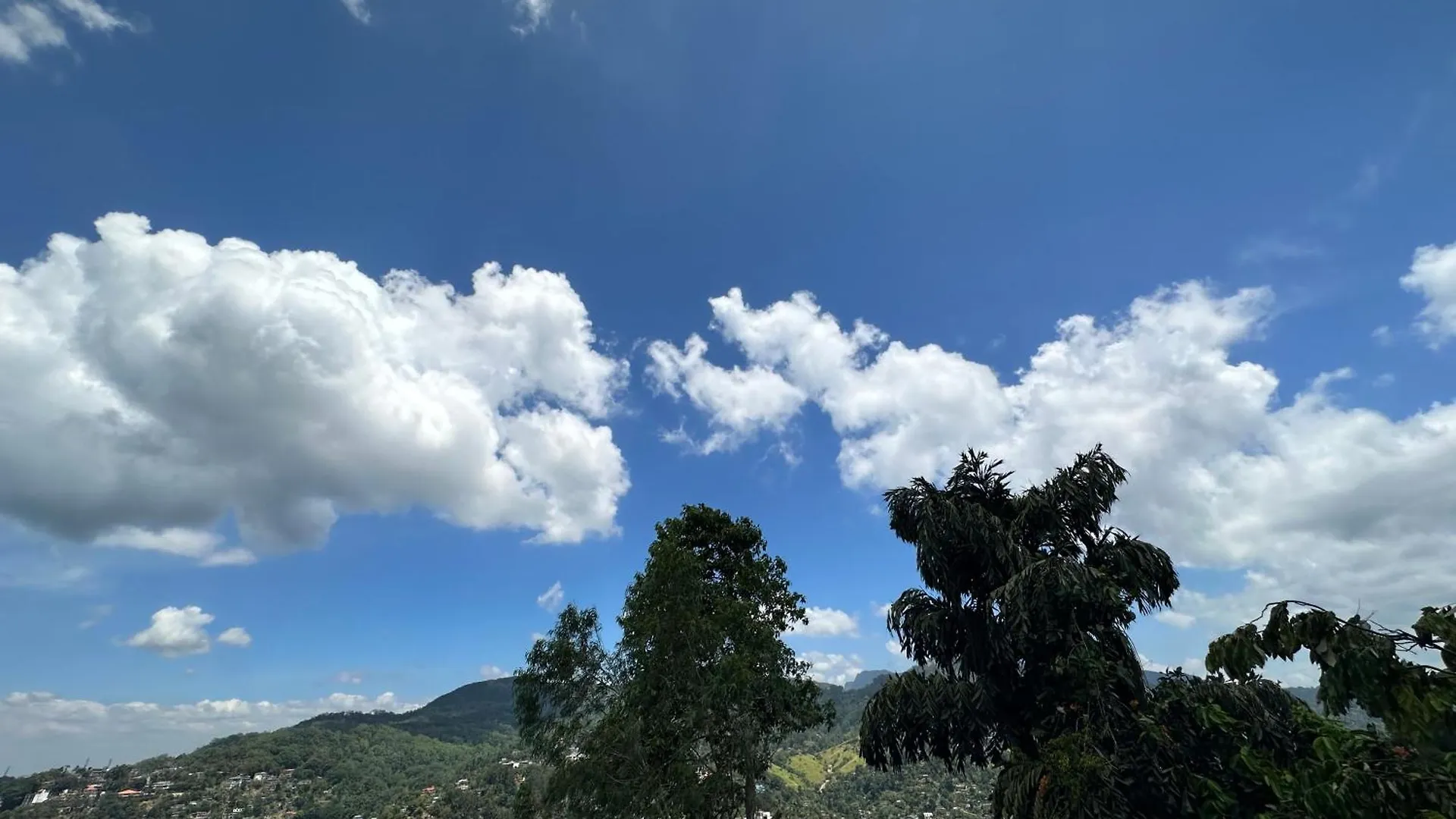 Homestay The Views Kandy - 360 Mountain View